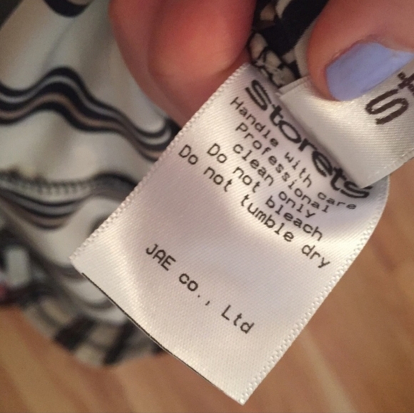 Storets Ruffle Blouse - Picture 4 of 5